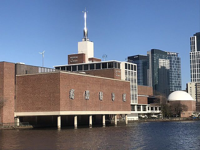 existing photo of West Wing of Boston’s Museum of Science